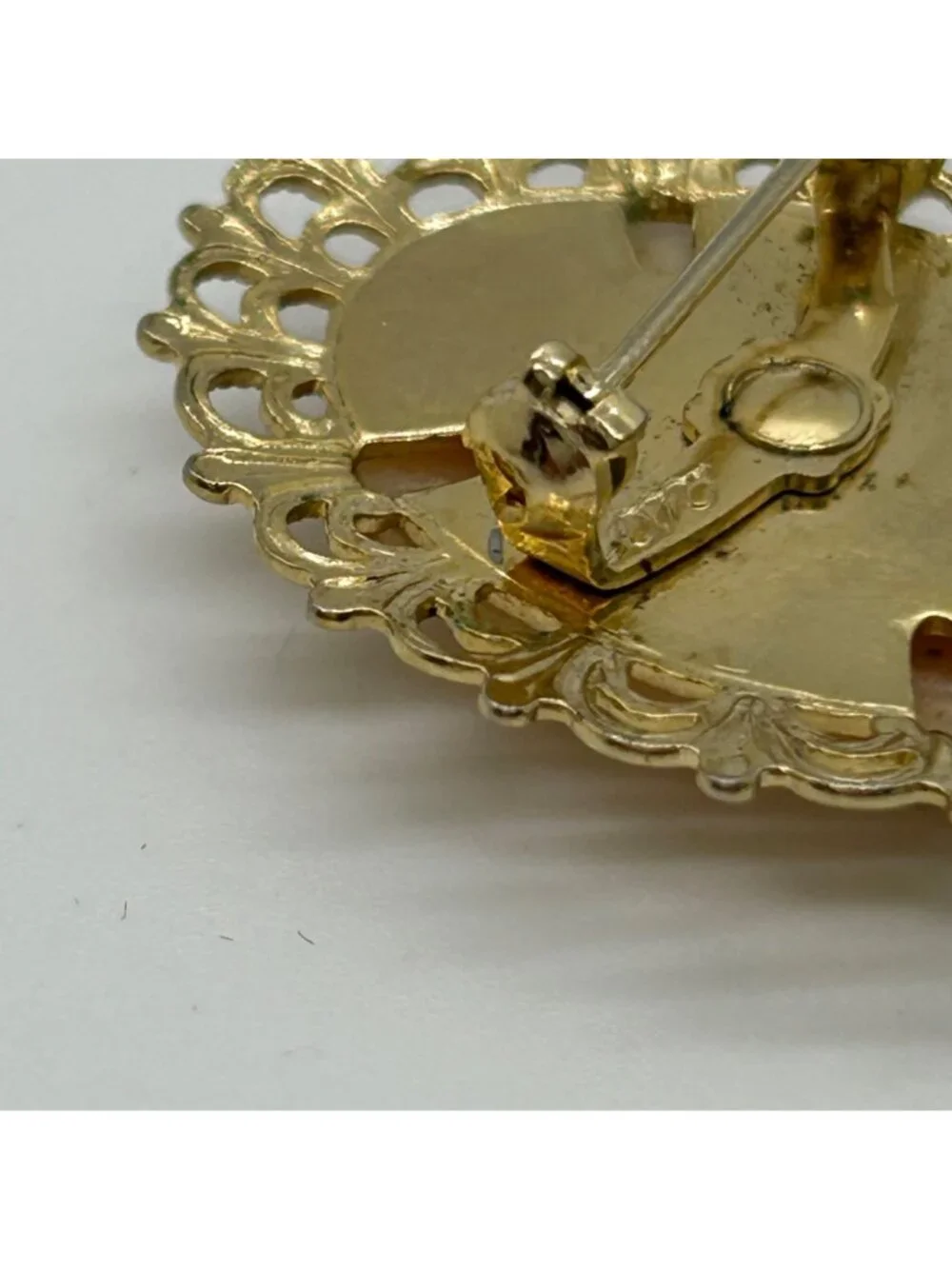 Coro Shell Cameo Brooch Gold-Tone Oval 1.5 Inches 1950s Vintage Jewelry